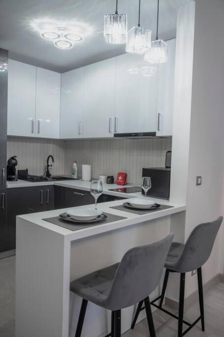 Luxury 2 Bedroom Apartment 布加勒斯特 外观 照片