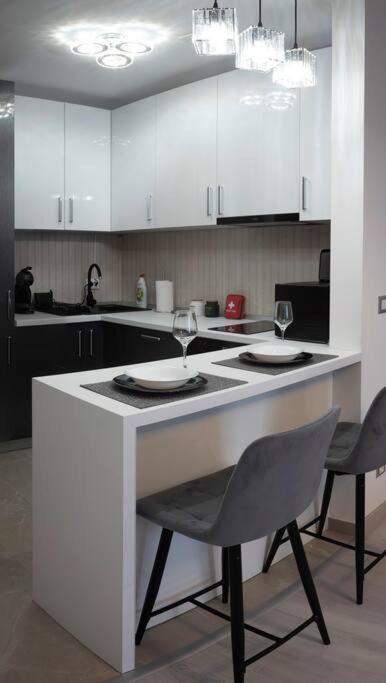 Luxury 2 Bedroom Apartment 布加勒斯特 外观 照片